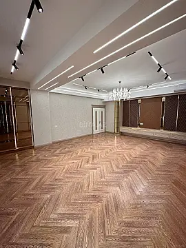 Satılır 4 otaqlı mənzil 195 m²