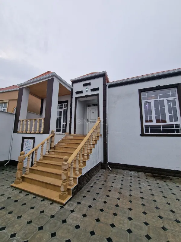 Satılır 4 otaqlı həyət evi 121 m²