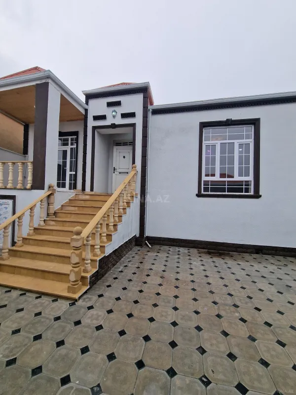 Satılır 4 otaqlı həyət evi 121 m²