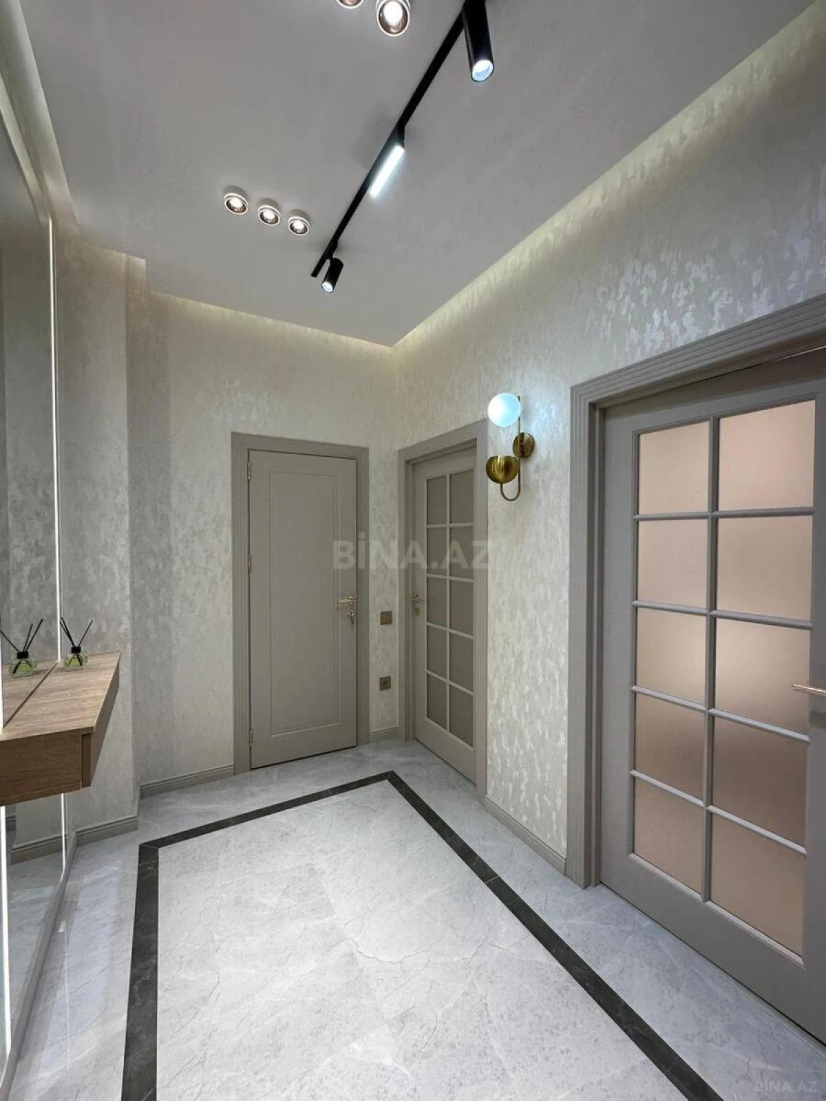 Satılır 2 otaqlı mənzil 55 m²