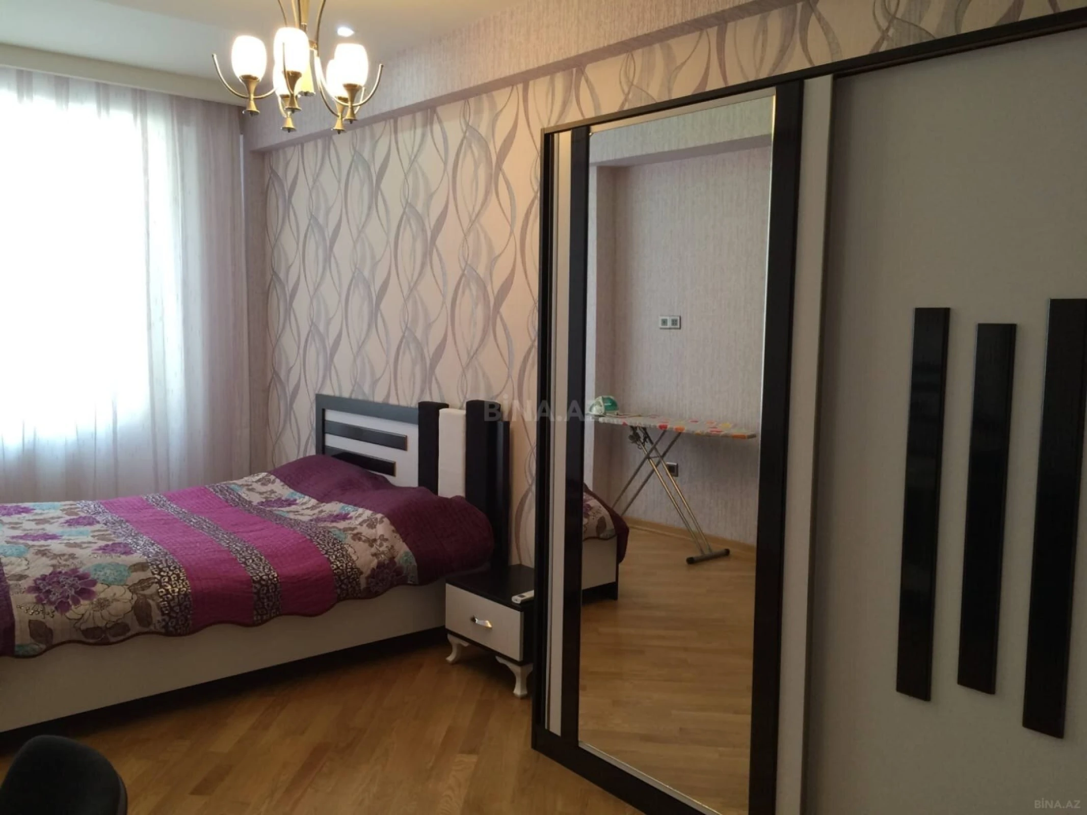 Kirayə verilir 2 otaqlı mənzil 90 m²
