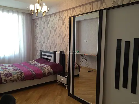 Kirayə verilir 2 otaqlı mənzil 90 m²