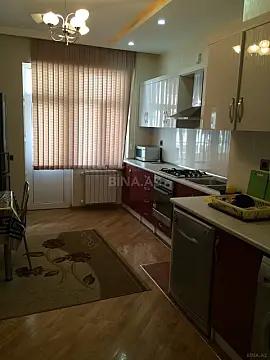 Kirayə verilir 2 otaqlı mənzil 90 m²