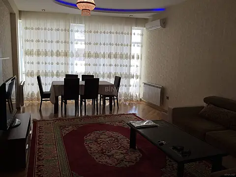 Kirayə verilir 2 otaqlı mənzil 90 m²