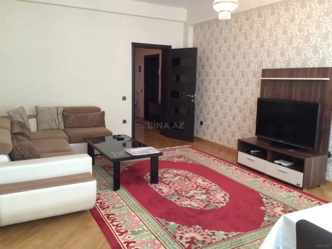 Kirayə verilir 2 otaqlı mənzil 90 m²
