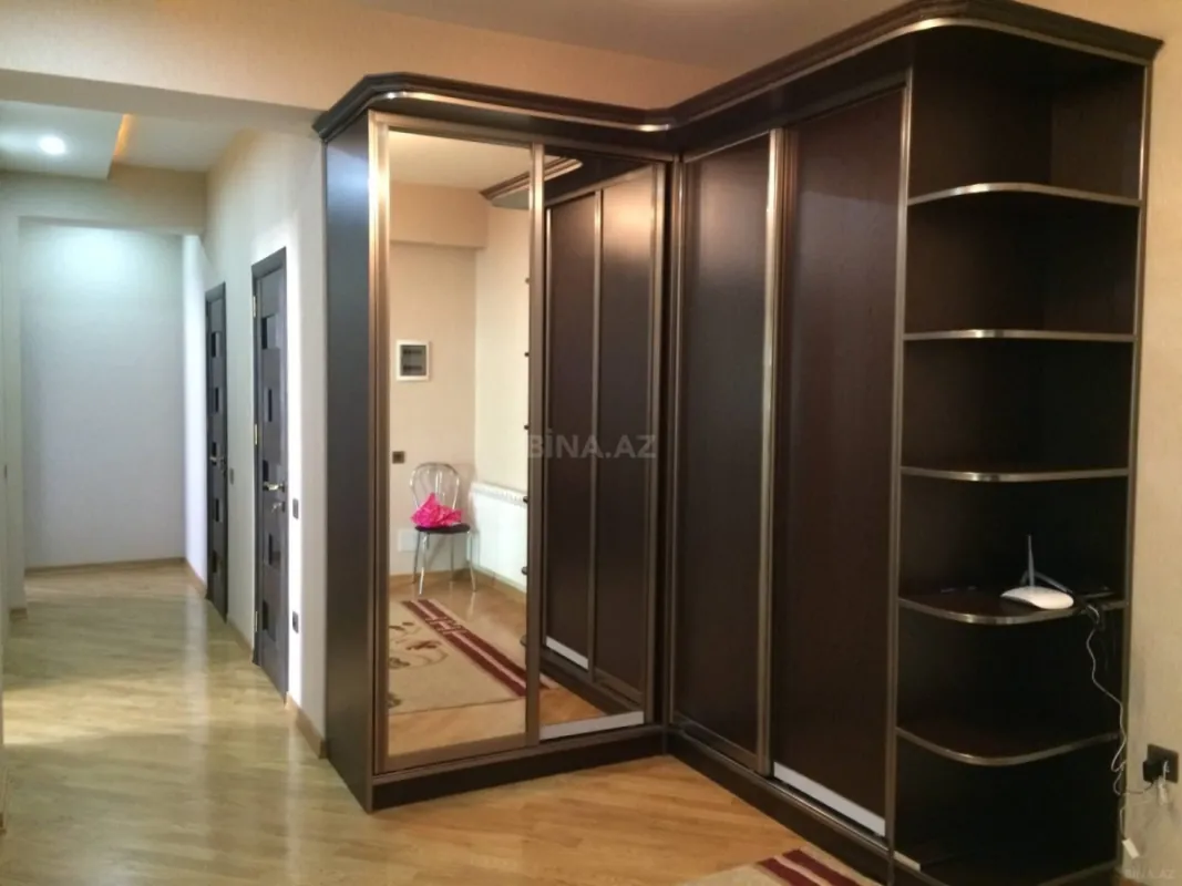 Kirayə verilir 2 otaqlı mənzil 90 m²