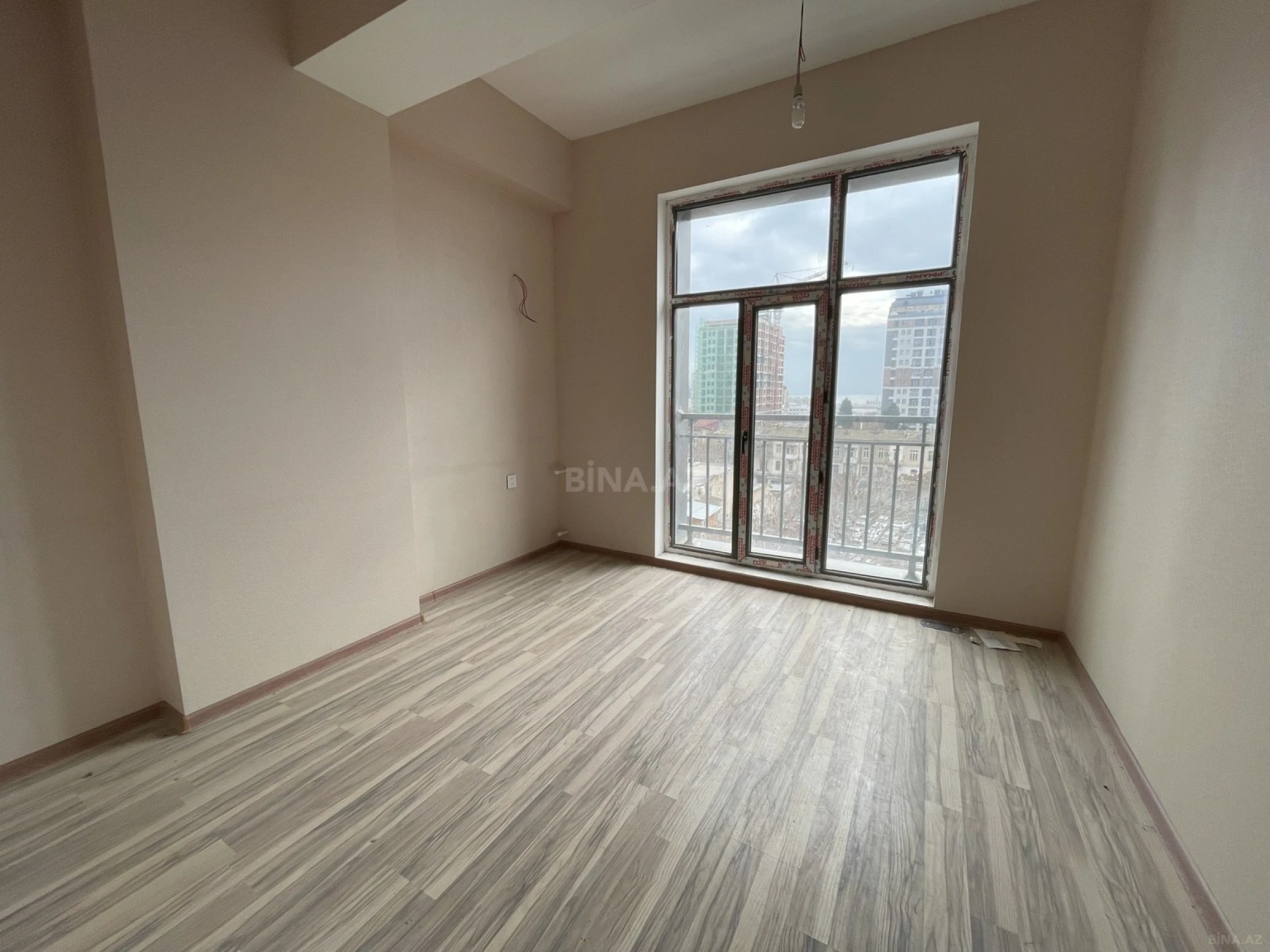 Satılır 3 otaqlı mənzil 70 m²