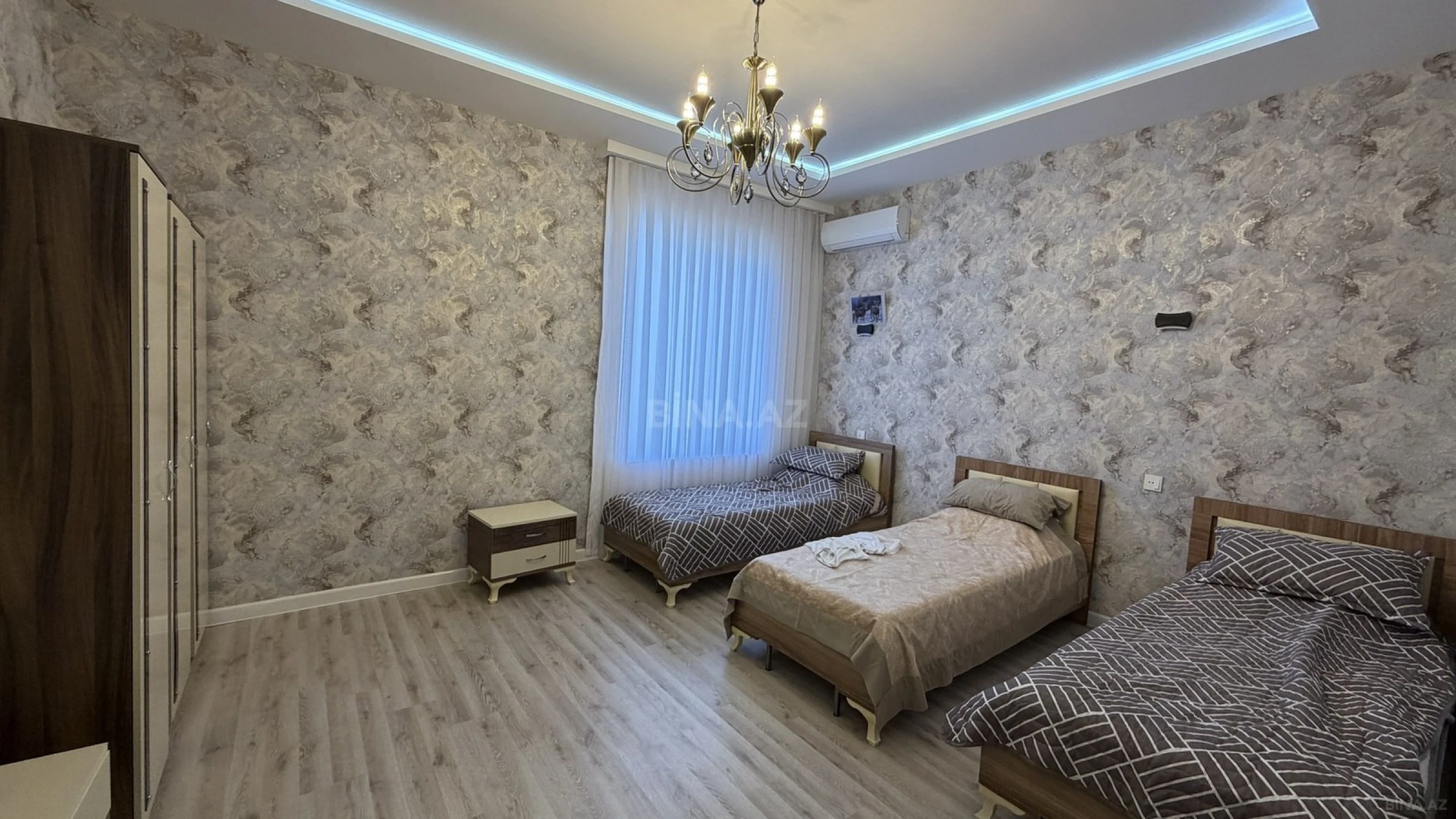 Satılır 7 otaqlı həyət evi 450 m²