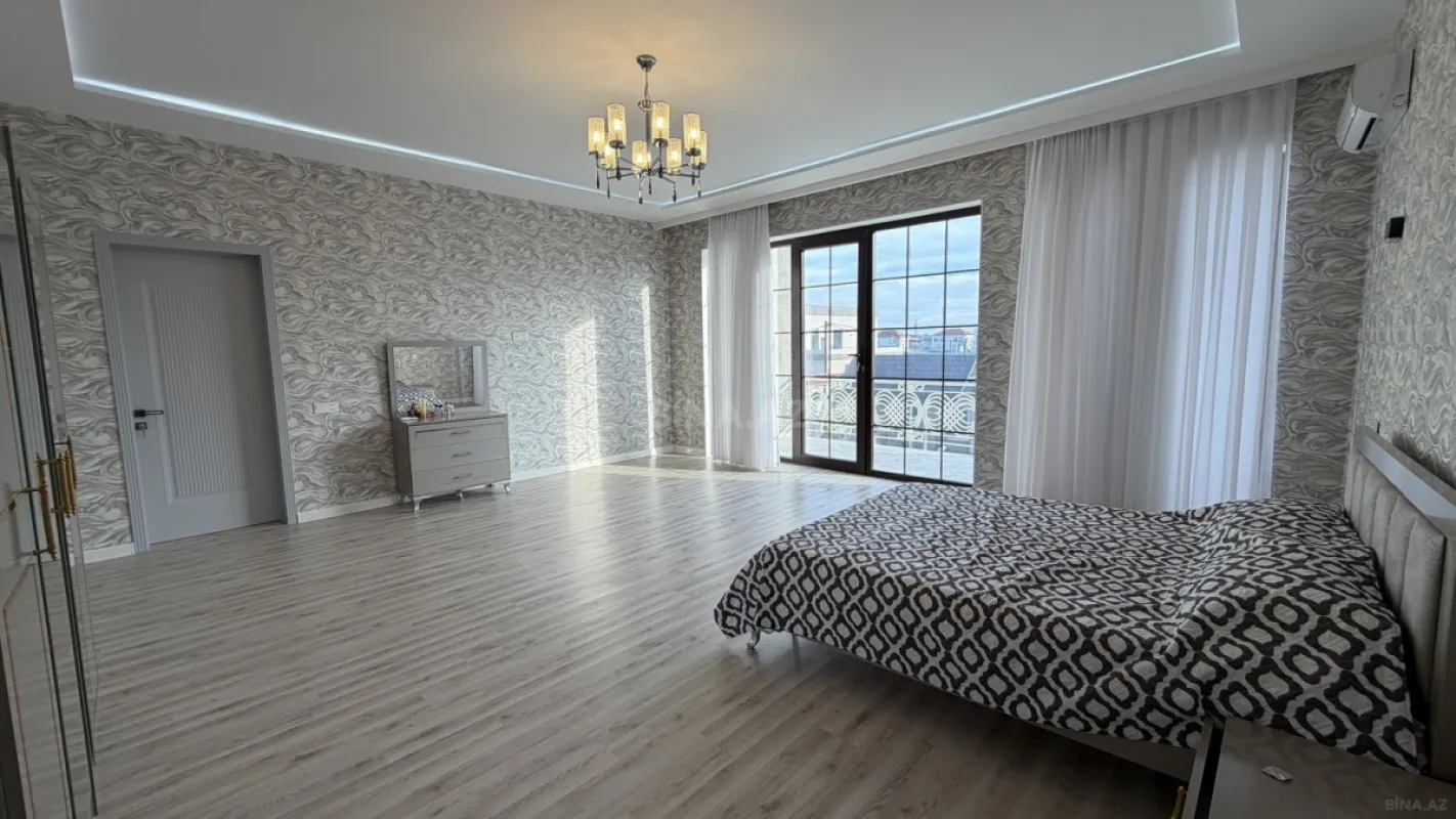 Satılır 7 otaqlı həyət evi 450 m²