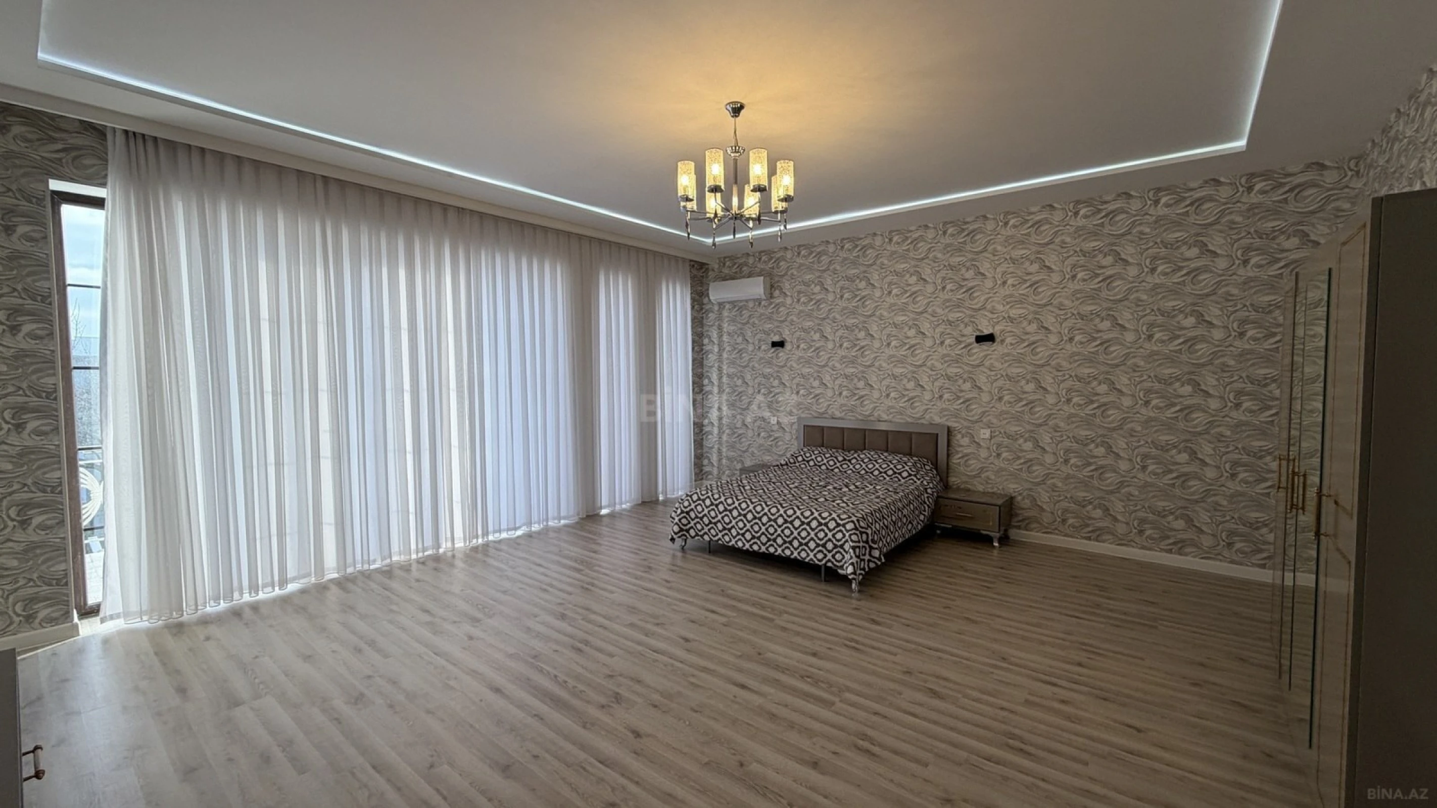 Satılır 7 otaqlı həyət evi 450 m²
