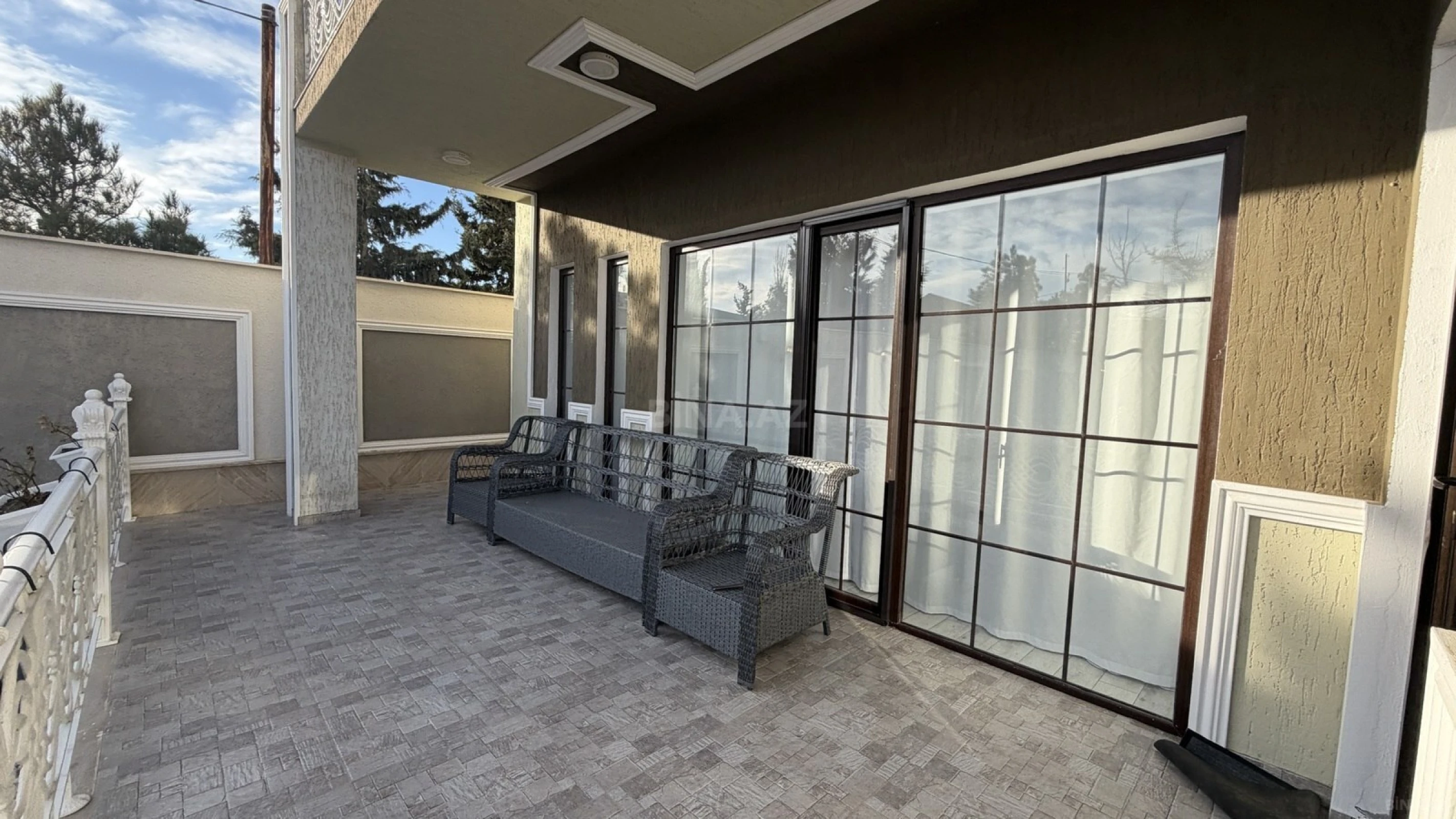 Satılır 7 otaqlı həyət evi 450 m²