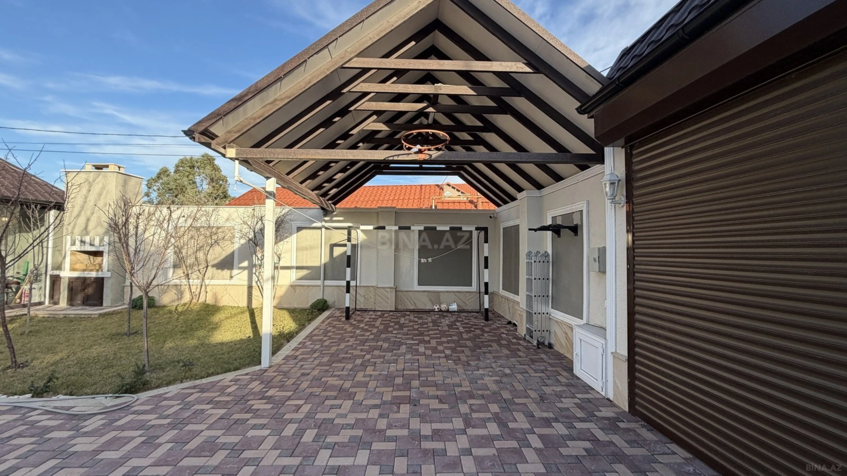 Satılır 7 otaqlı həyət evi 450 m²