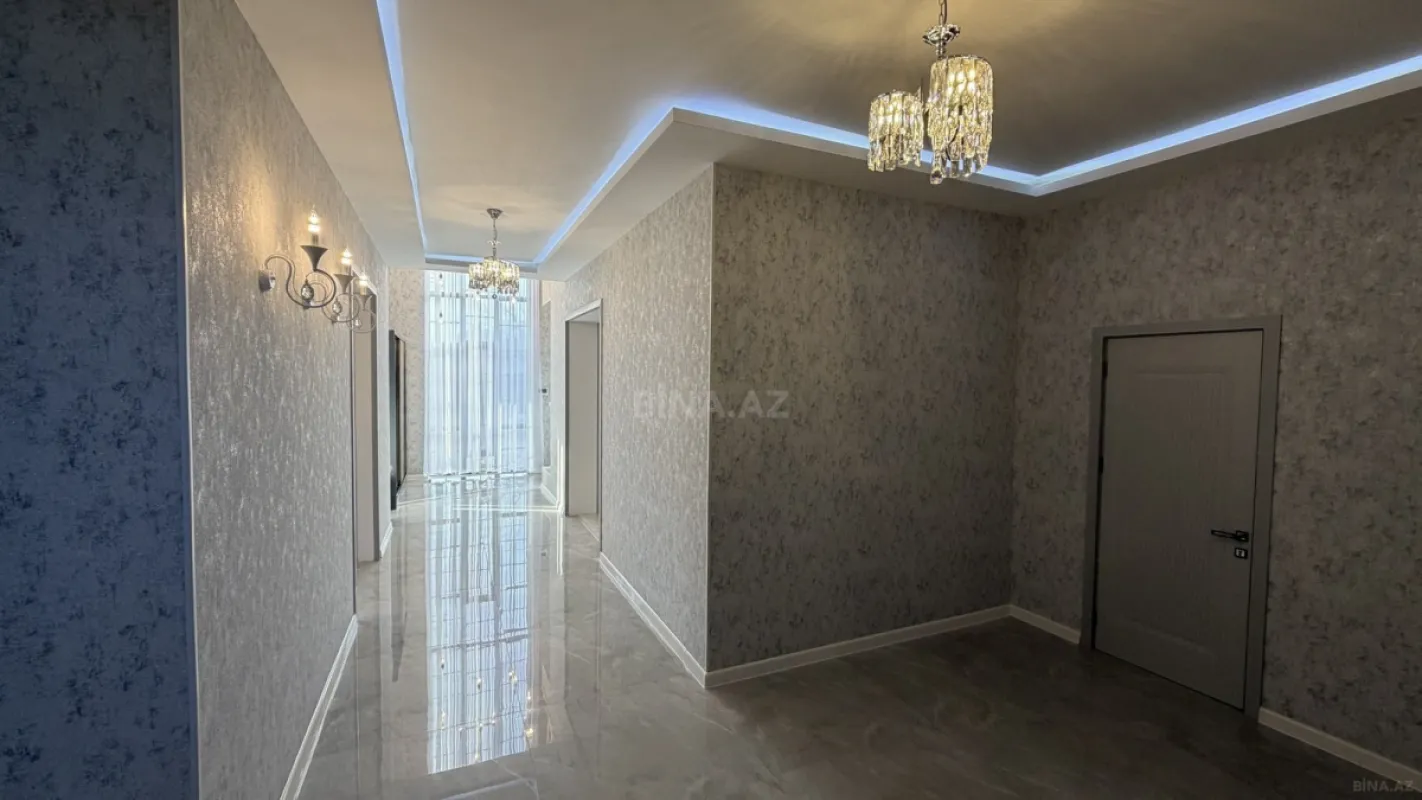 Satılır 7 otaqlı həyət evi 450 m²