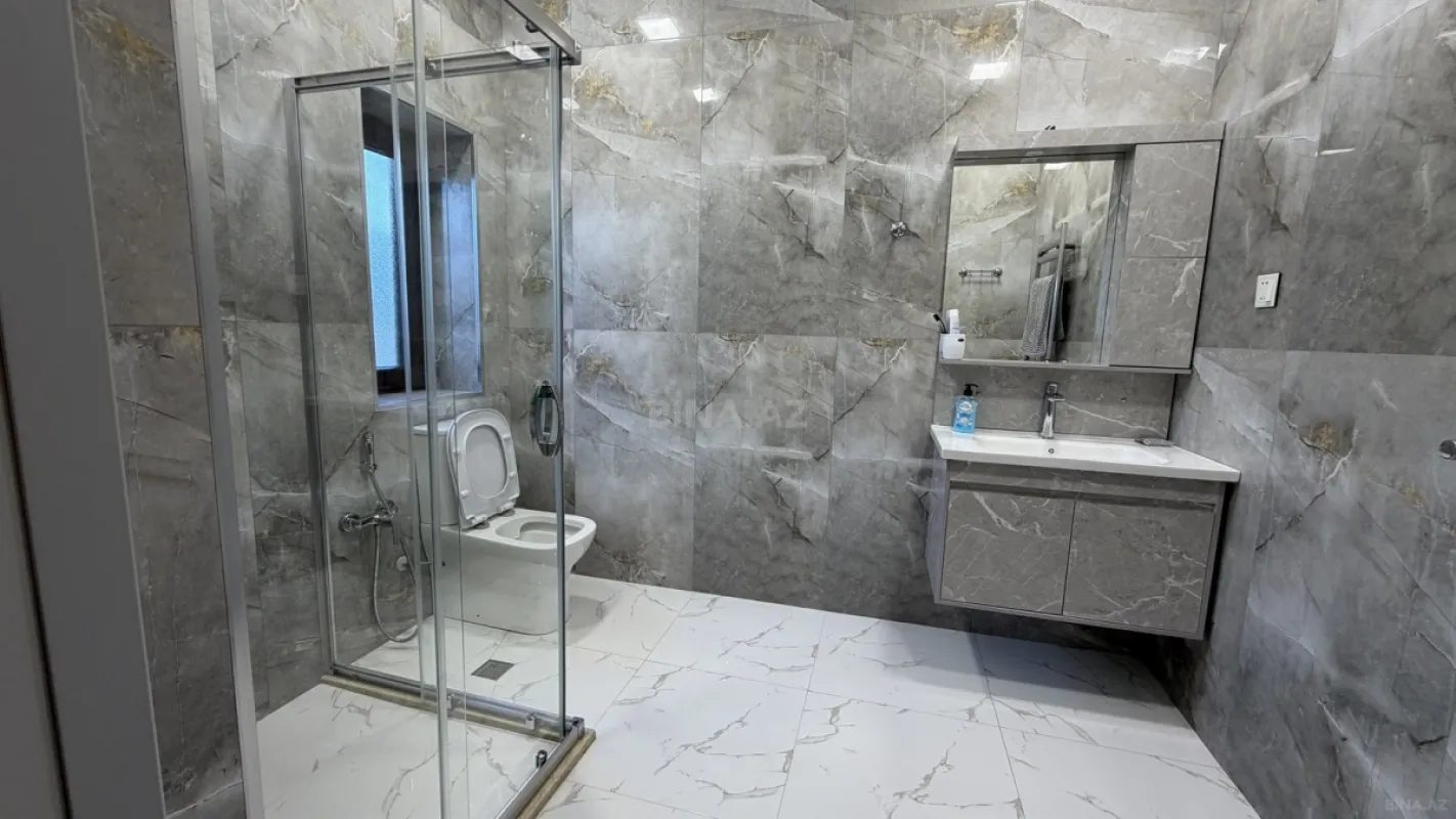 Satılır 7 otaqlı həyət evi 450 m²