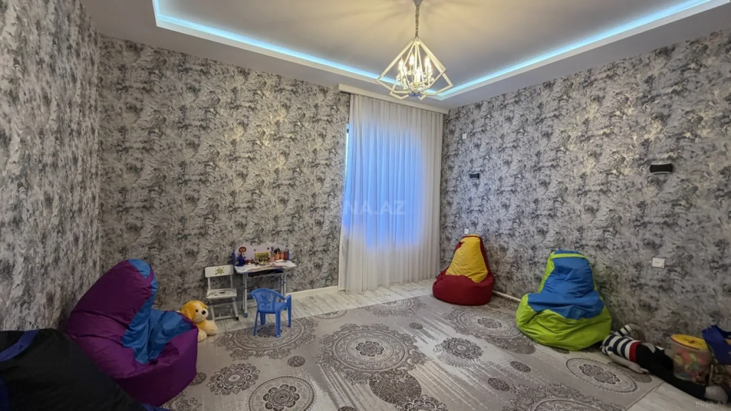 Satılır 7 otaqlı həyət evi 450 m²