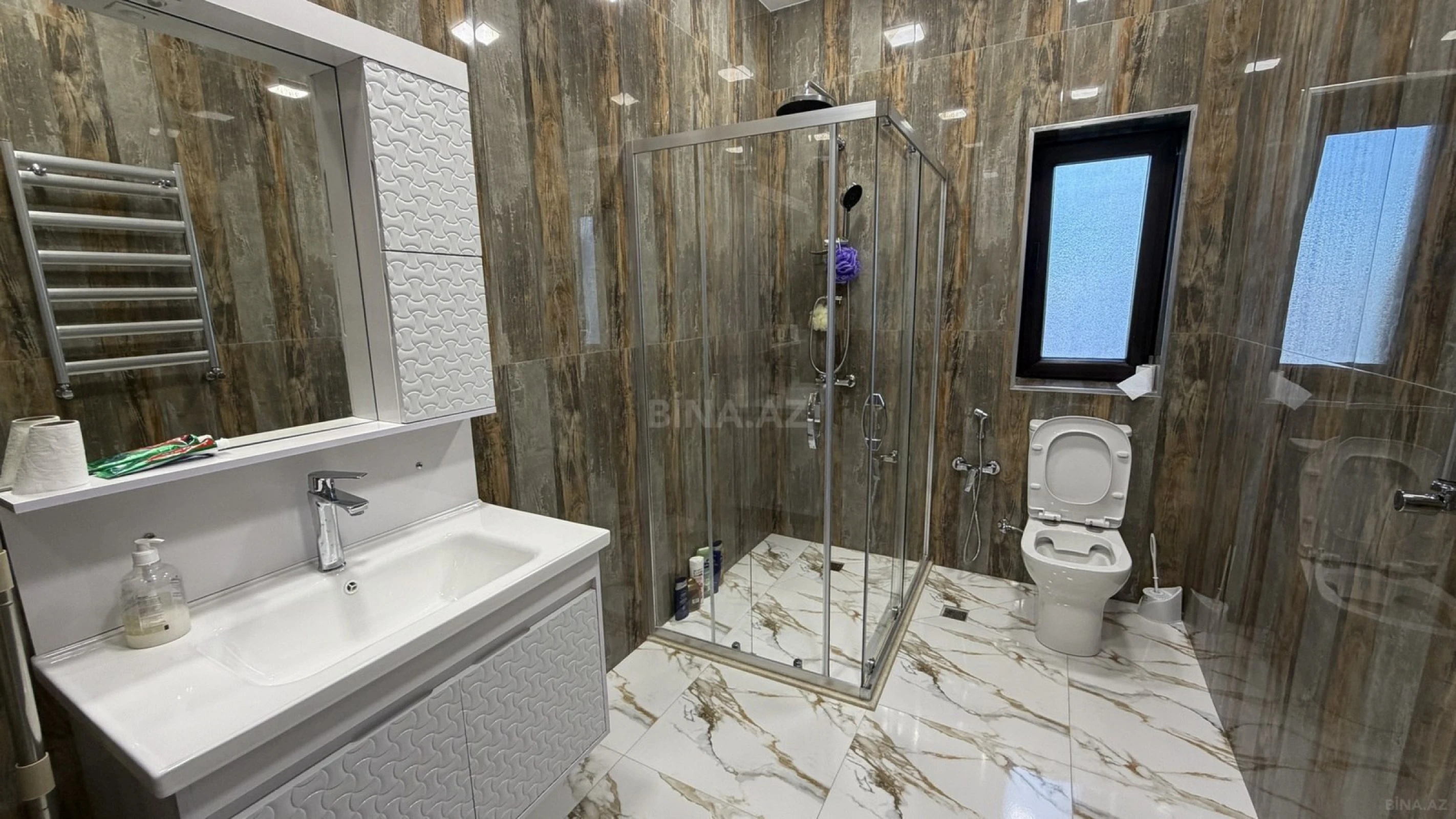 Satılır 7 otaqlı həyət evi 450 m²