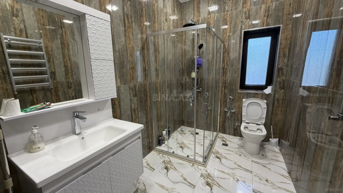 Satılır 7 otaqlı həyət evi 450 m²