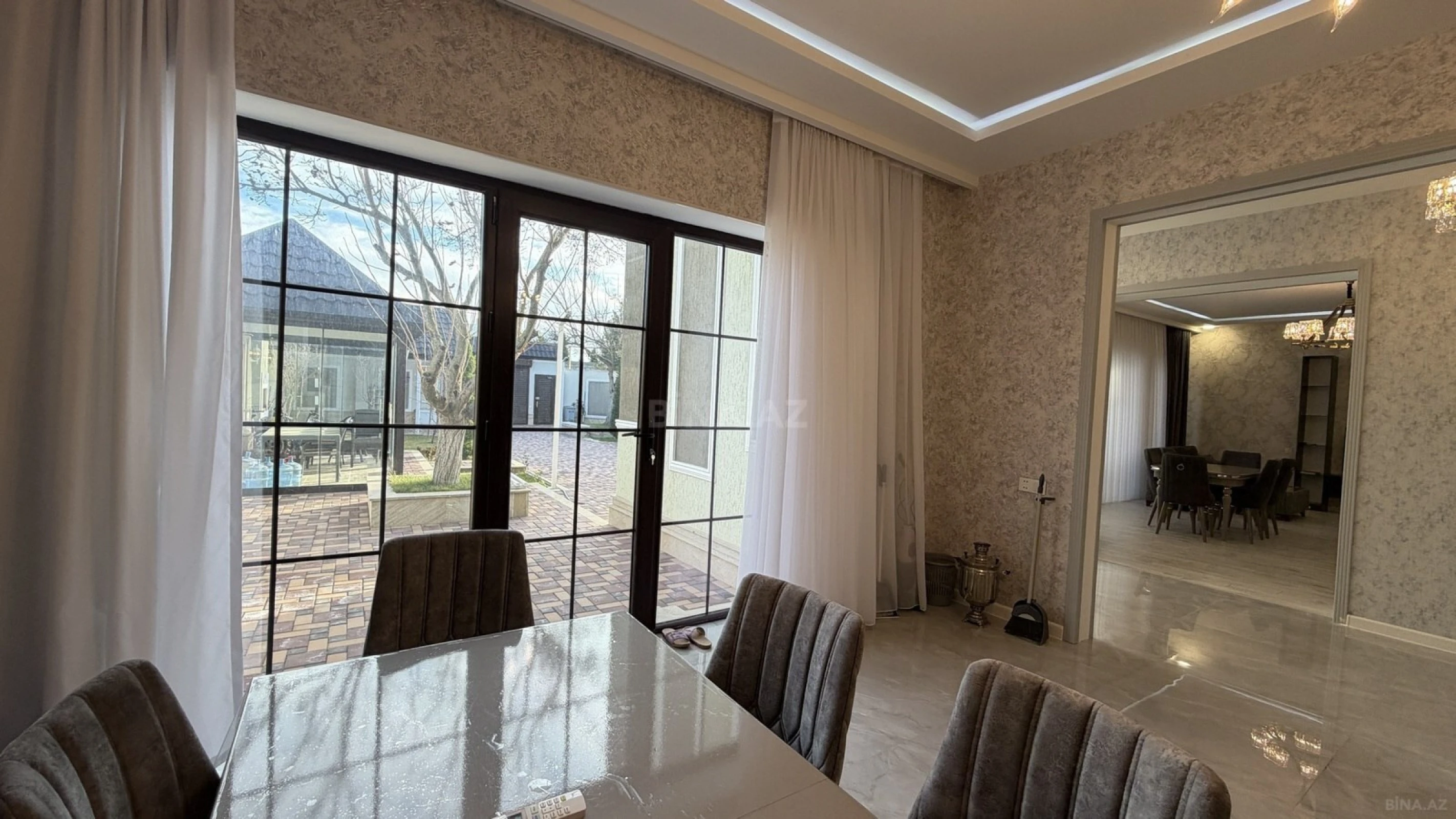 Satılır 7 otaqlı həyət evi 450 m²