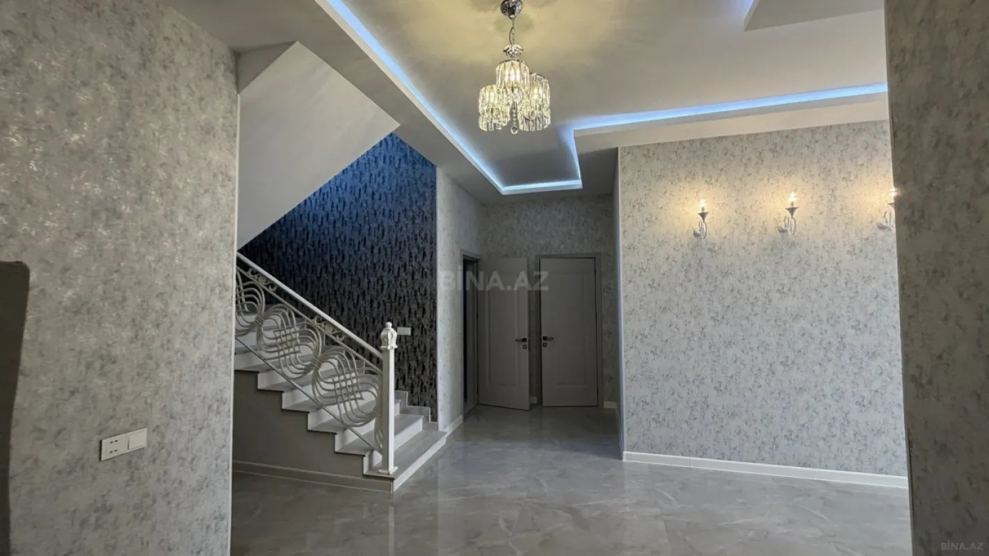 Satılır 7 otaqlı həyət evi 450 m²