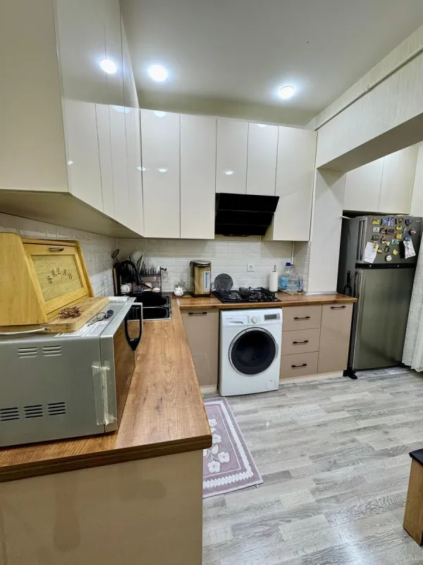 Satılır 2 otaqlı mənzil 60 m²