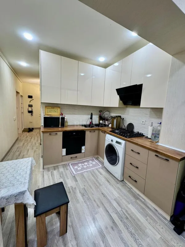 Satılır 2 otaqlı mənzil 60 m²