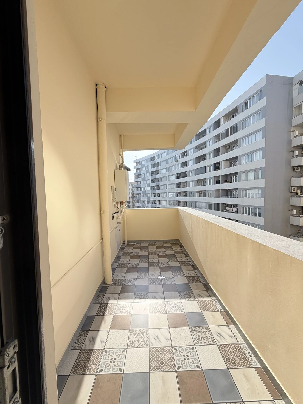 Satılır 3 otaqlı mənzil 107 m²