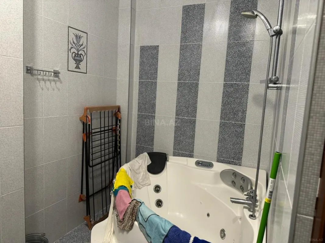 Satılır 2 otaqlı mənzil 109 m²