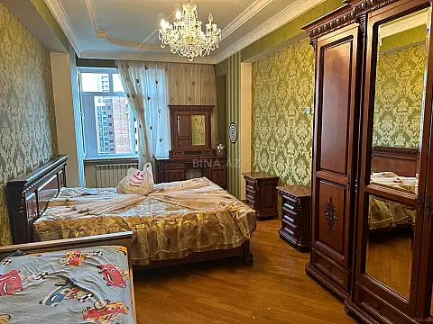 Satılır 2 otaqlı mənzil 109 m²
