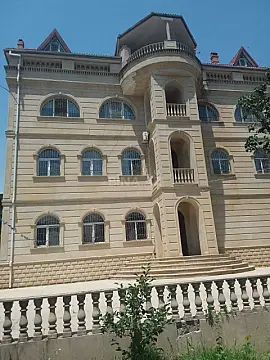 Satılır 15 otaqlı həyət evi 1000 m²