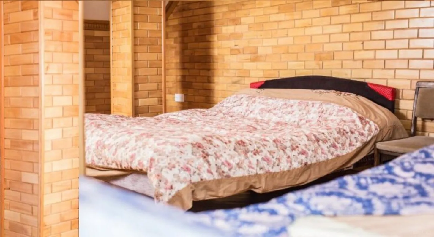 Satılır 15 otaqlı həyət evi 1000 m²