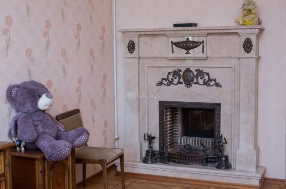 Satılır 15 otaqlı həyət evi 1000 m²