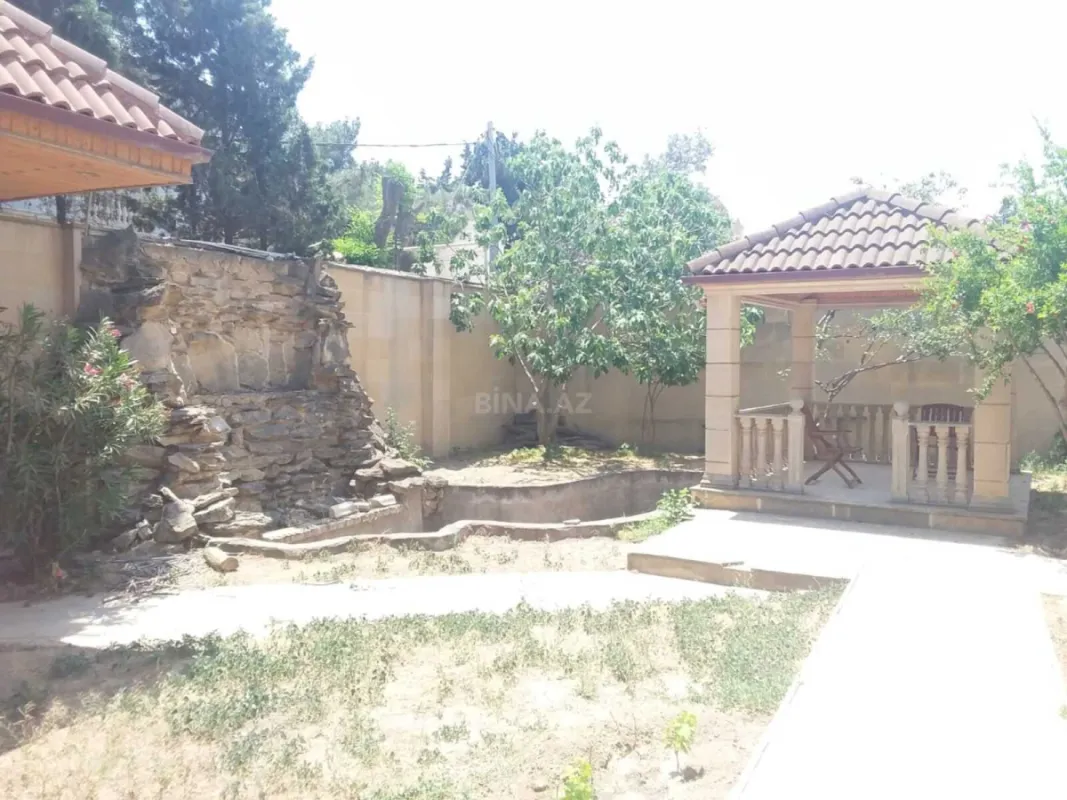 Satılır 15 otaqlı həyət evi 1000 m²