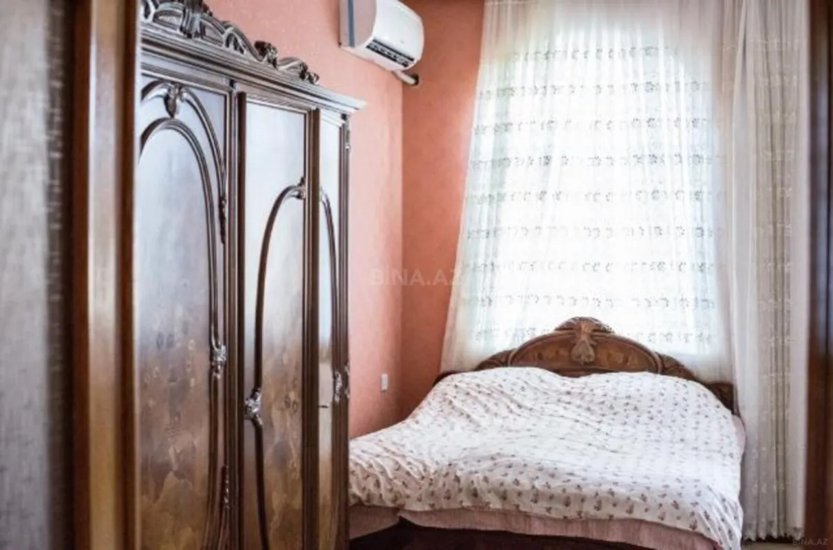 Satılır 15 otaqlı həyət evi 1000 m²