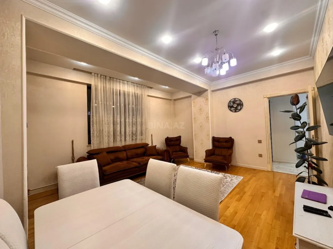 Satılır 3 otaqlı mənzil 140 m²
