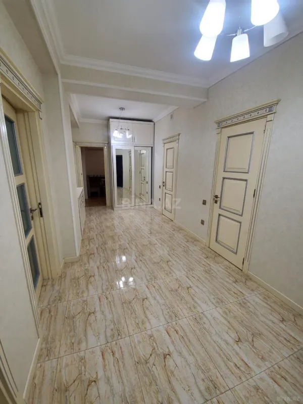 Satılır 3 otaqlı mənzil 140 m²