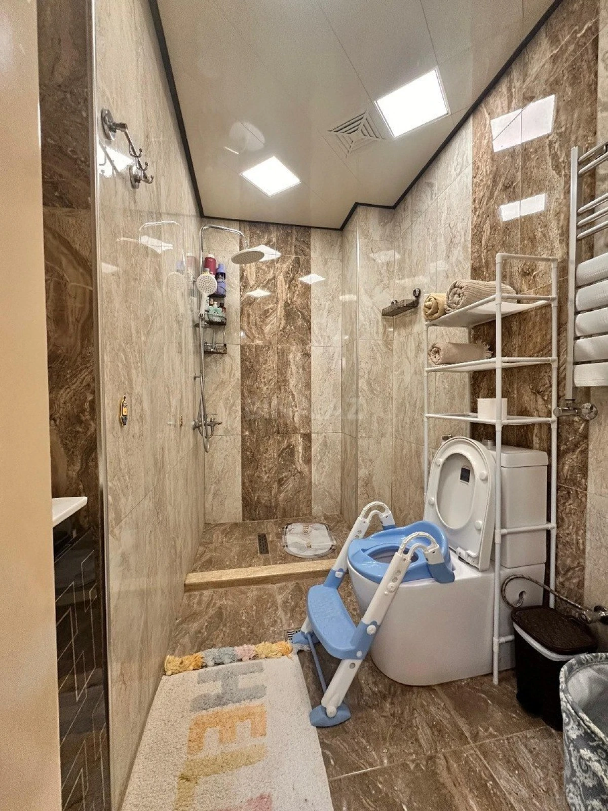 Satılır 3 otaqlı mənzil 140 m²