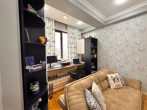 Satılır 3 otaqlı mənzil 140 m²