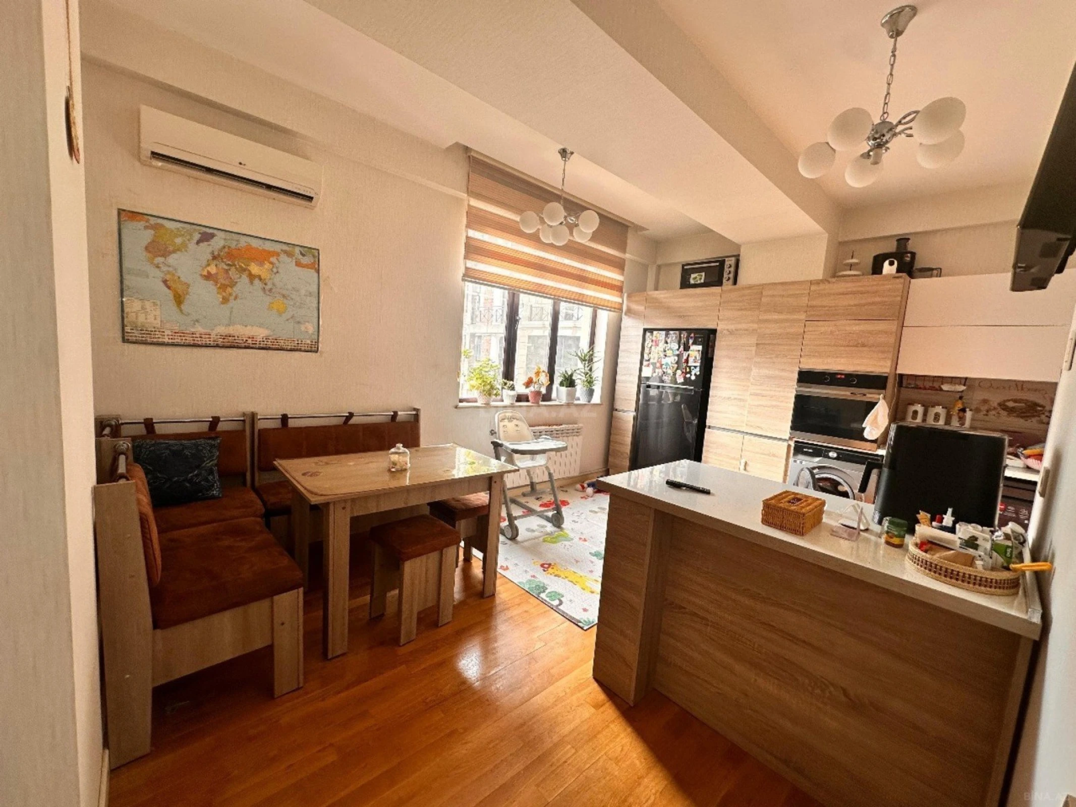 Satılır 3 otaqlı mənzil 140 m²