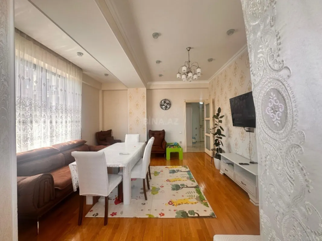 Satılır 3 otaqlı mənzil 140 m²