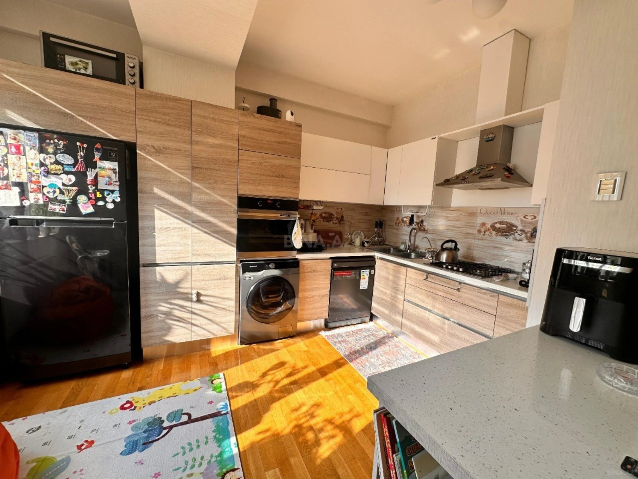 Satılır 3 otaqlı mənzil 140 m²