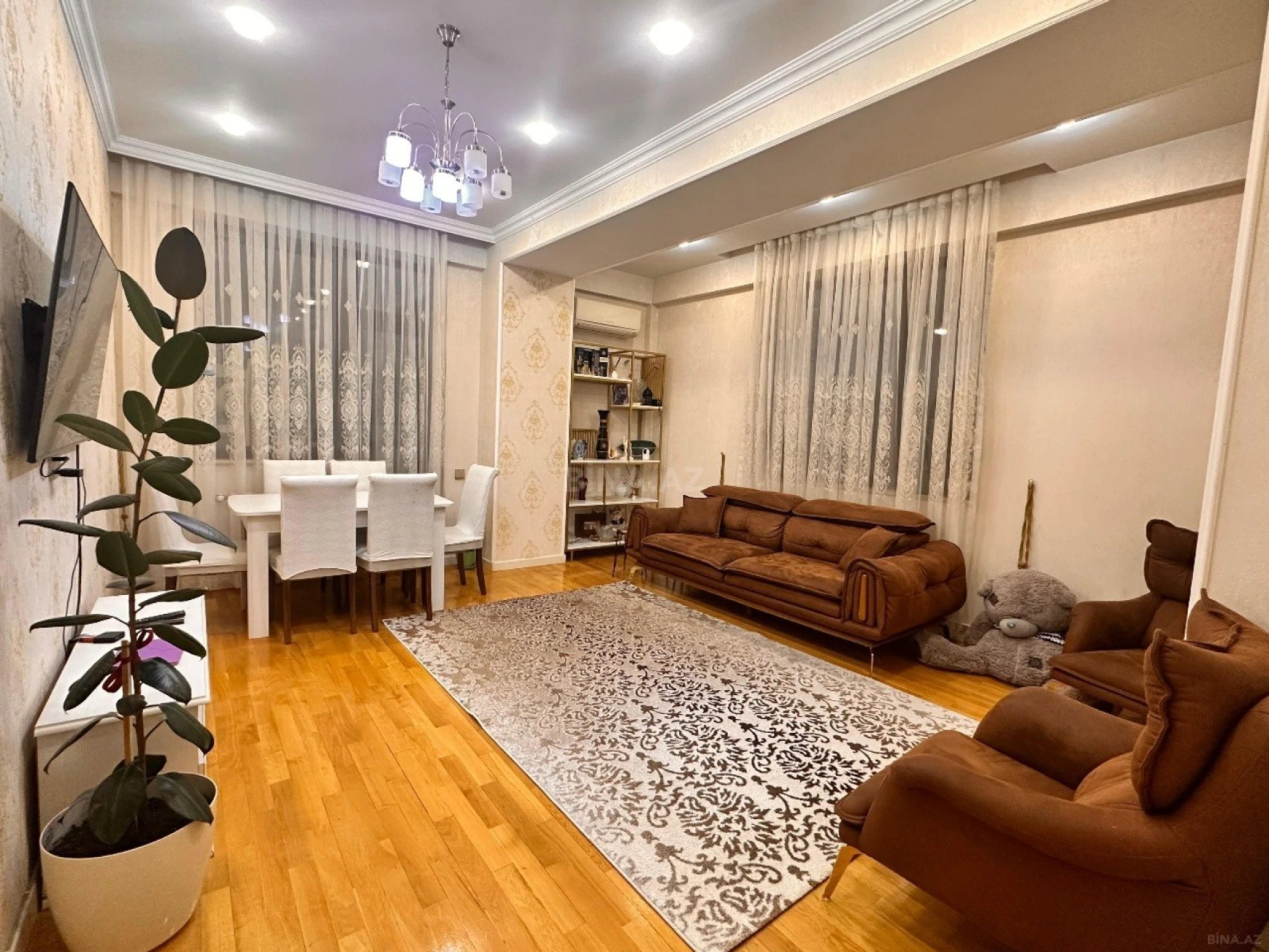 Satılır 3 otaqlı mənzil 140 m²