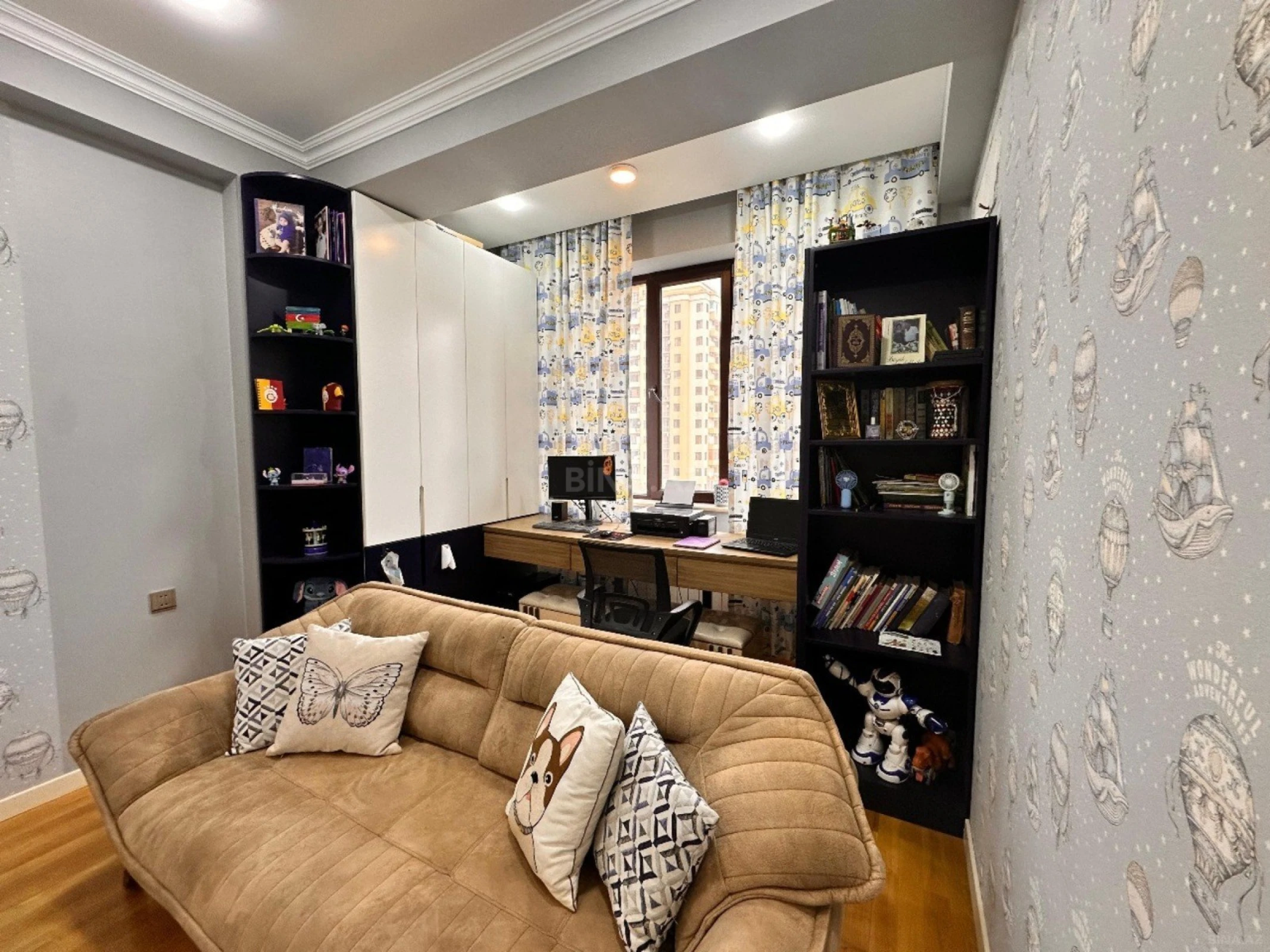 Satılır 3 otaqlı mənzil 140 m²