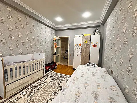 Satılır 3 otaqlı mənzil 140 m²