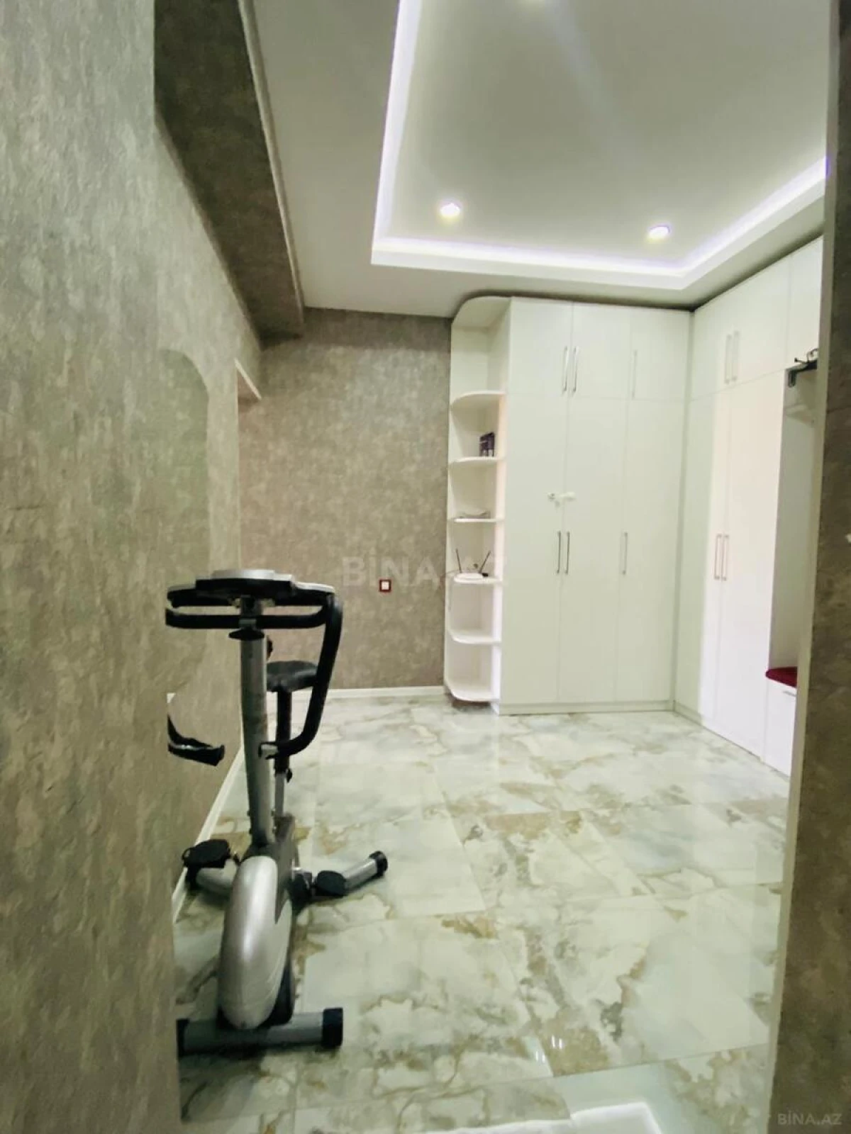 Kirayə verilir 3 otaqlı mənzil 108 m²