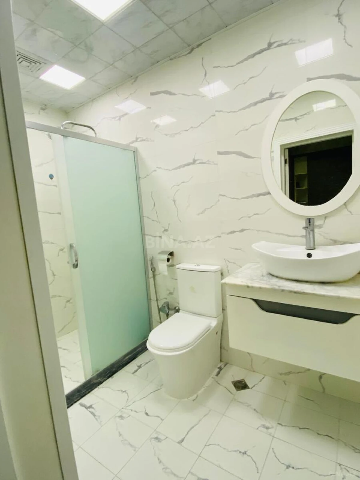 Kirayə verilir 3 otaqlı mənzil 108 m²