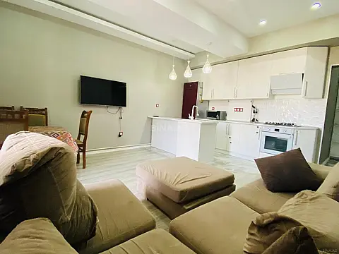 Kirayə verilir 3 otaqlı mənzil 108 m²