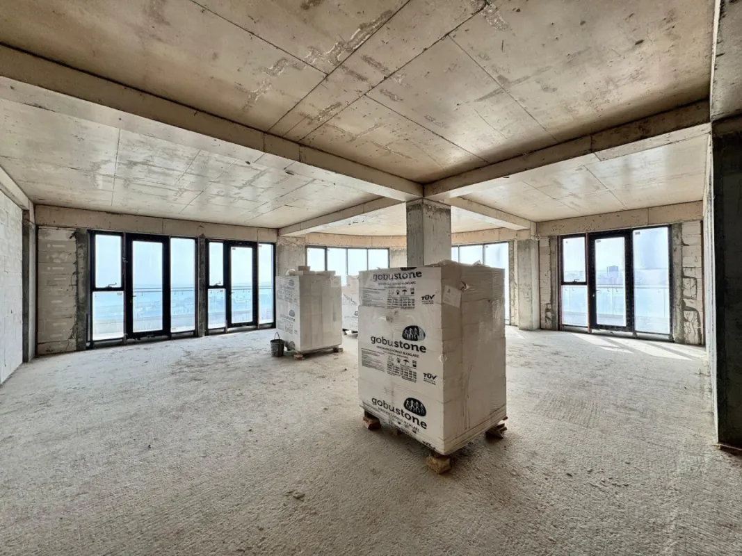 Satılır 4 otaqlı mənzil 225 m²