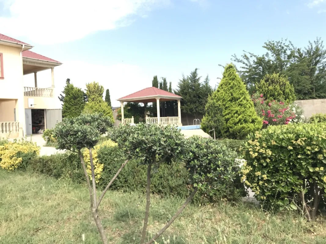 Satılır 6 otaqlı həyət evi 250 m²