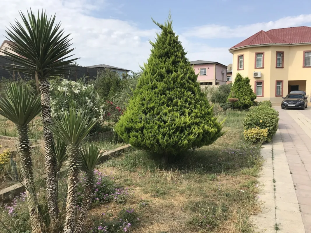 Satılır 6 otaqlı həyət evi 250 m²