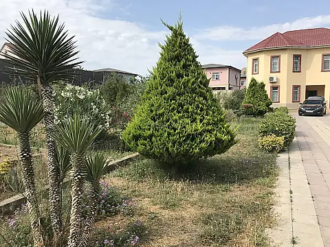 Satılır 6 otaqlı həyət evi 250 m²